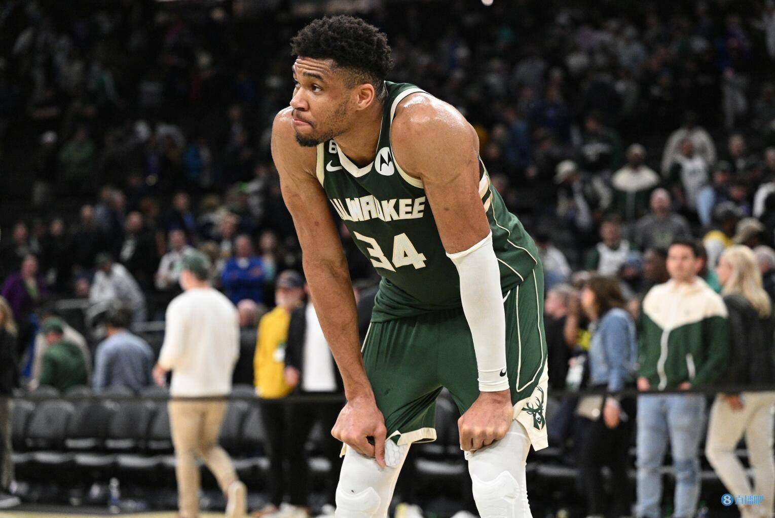 活塞惨遭25连败距历史最长连败纪录仅差1场今日NBA常规赛，活塞111-119主场不敌八人缺战的爵士，惨遭25连败。